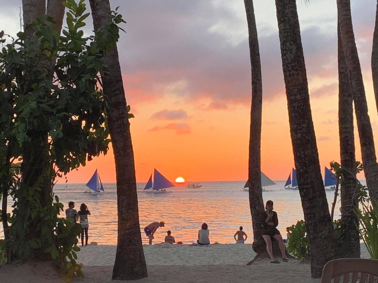 Signature Boracay South Beach Manoc-Manoc Bagian luar foto